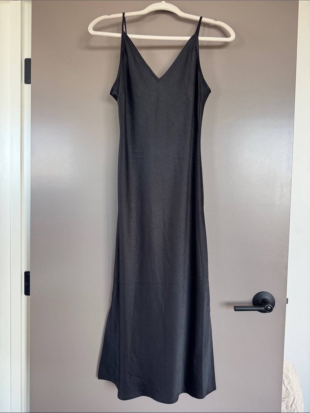Express Black Midi Slip Dress with V-Neck and Spaghetti Straps Size Small